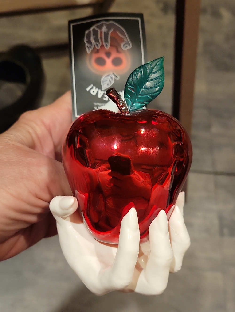 Witches Hand W/ Poison Apple,Wallflower,New W/Tags! Rare!